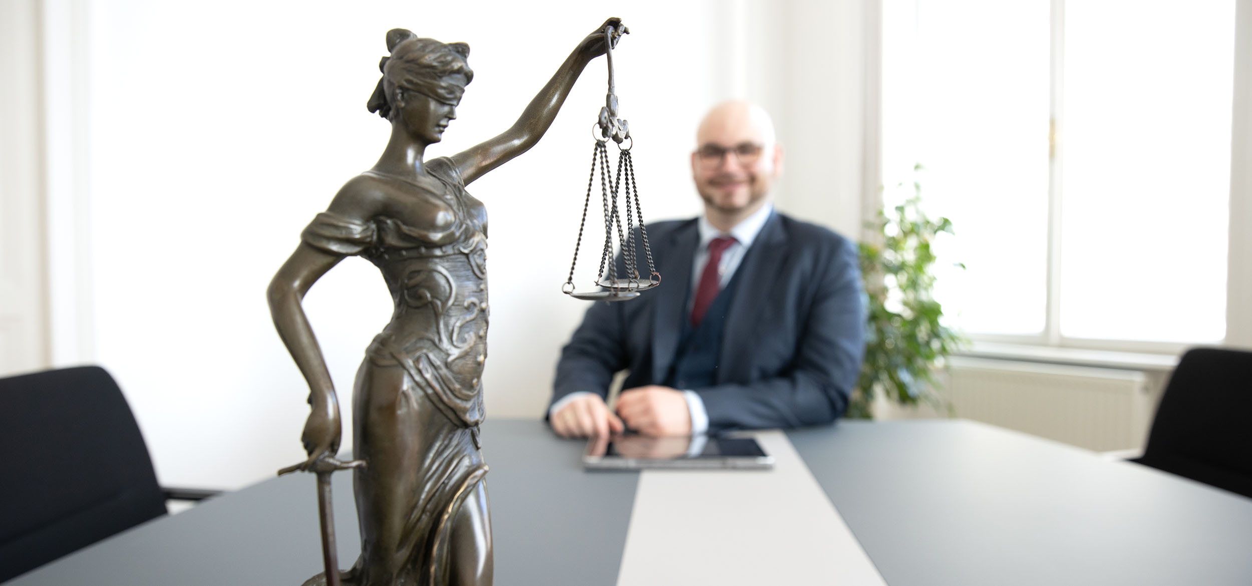 MK Legal - Dr. Michael Komuczky Rechtsanwalt | Attorney at Law
